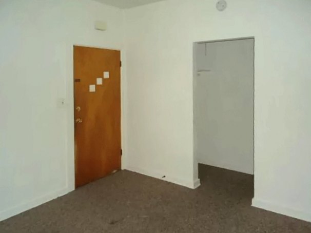 Living / Sleeping Room