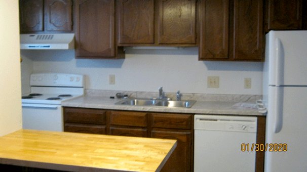 Kitchen Breakfast Bar & Dishwasher