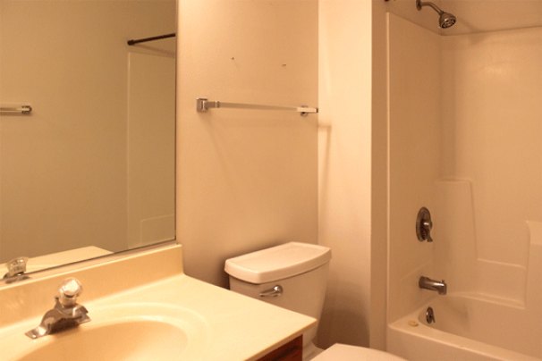 Full Bathroom (Upper Level)