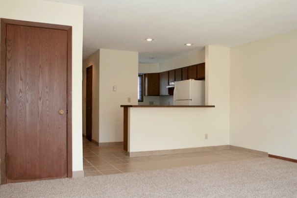 Dining Area & Snack Bar Counter