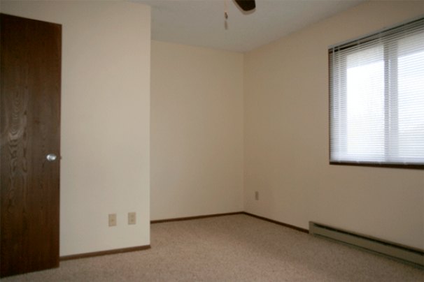 Bedroom 2 Alcove