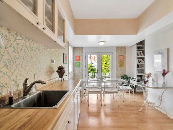 Kitchen & Breakfast Room