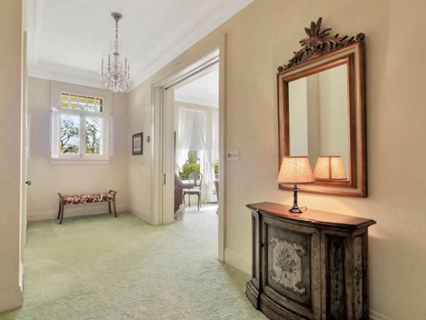 Spacious Hallway & Foyer