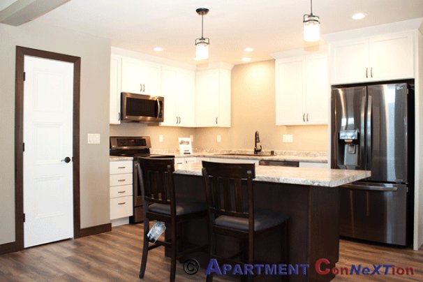 Kitchen with Snack Bar Island