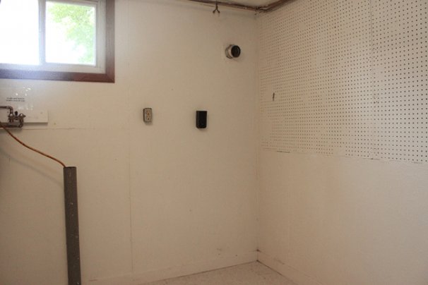 Laundry Hook-Ups in Bathroom 2