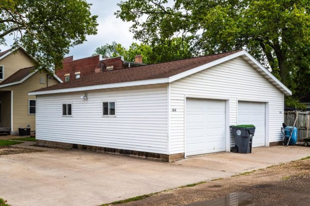 Detached Garage