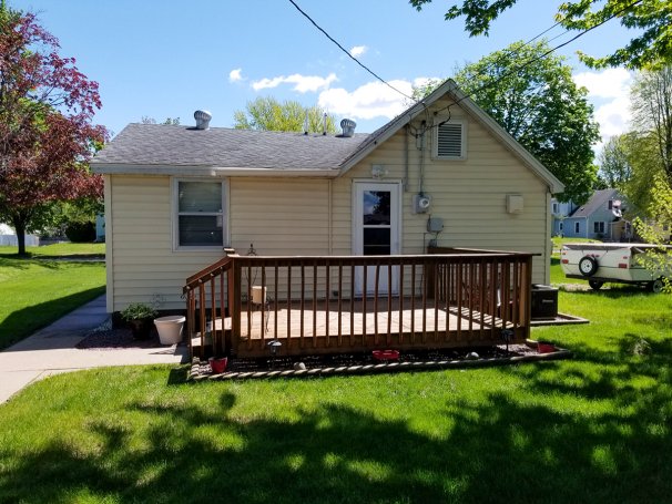 Deck & Back Yard